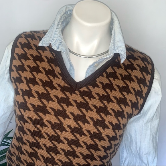 v i n t a g e :: Preppy Houndstooth Sleeveless Knit Sweater Vest Top - Picture 11 of 11